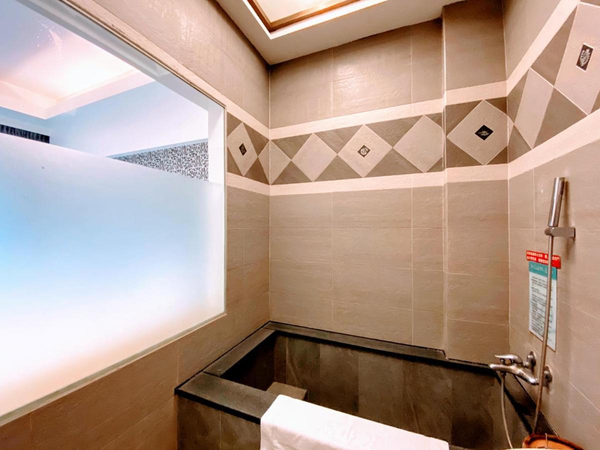 Spring Fountain Hotel Джиаоси Екстериор снимка