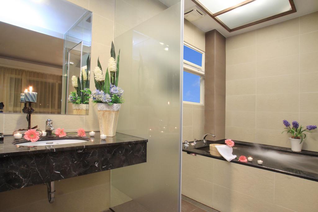 Spring Fountain Hotel Джиаоси Екстериор снимка