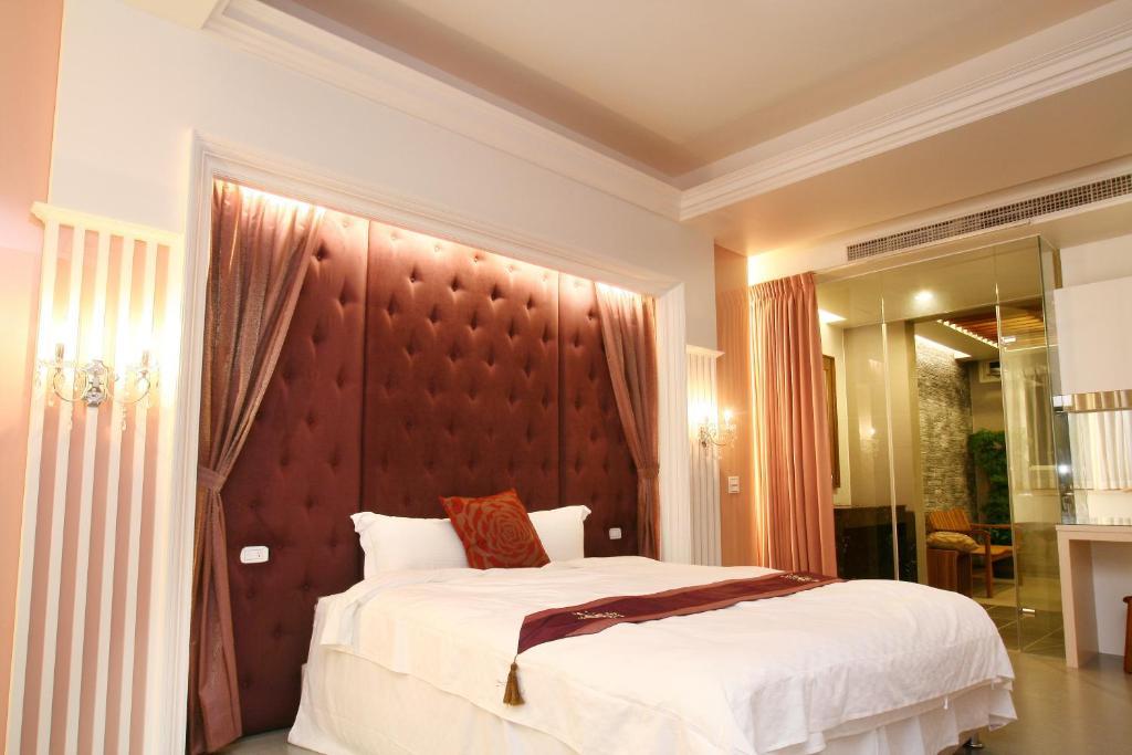Spring Fountain Hotel Джиаоси Стая снимка